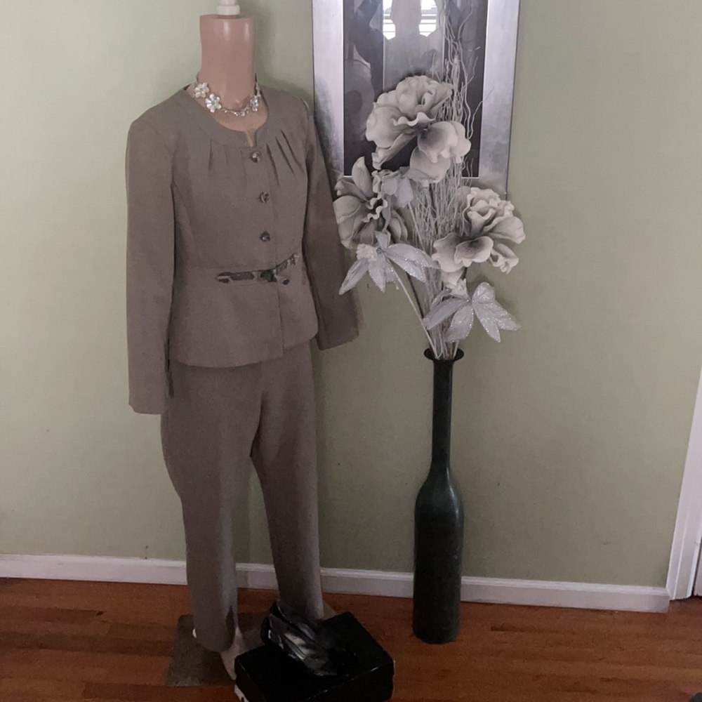 Isabelle Tan pantsuit Size 12